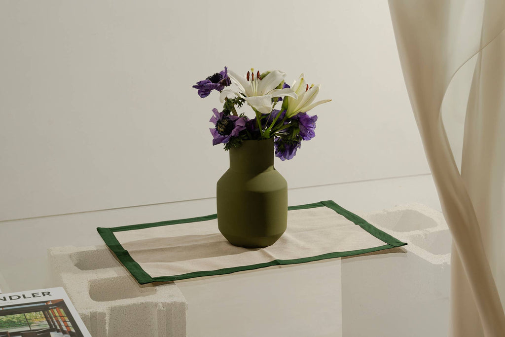 Vaso Sado fatto a mano in ceramica verde oliva