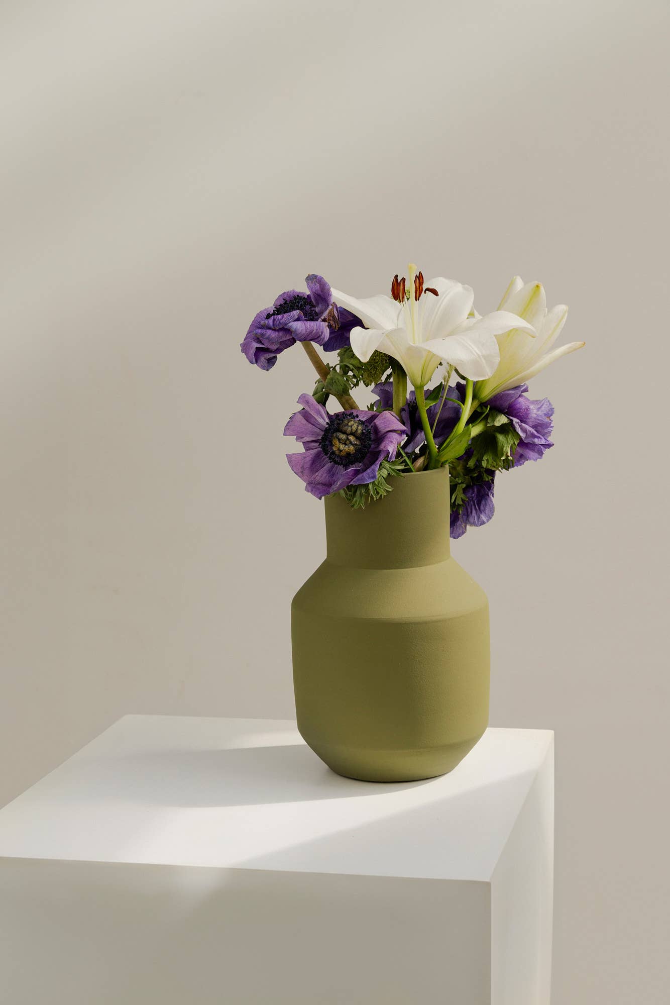 Vaso Sado fatto a mano in ceramica verde oliva
